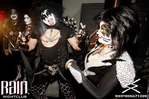 103010_Rain_Perfecto_KillerCostumes_142
