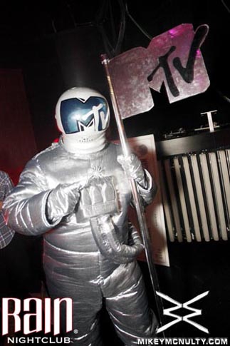 103010_Rain_Perfecto_KillerCostumes_143