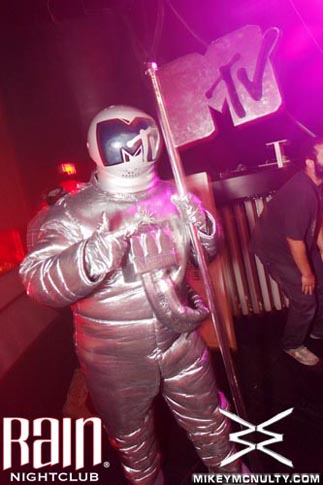 103010_Rain_Perfecto_KillerCostumes_144
