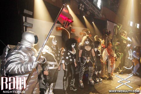 103010_Rain_Perfecto_KillerCostumes_147