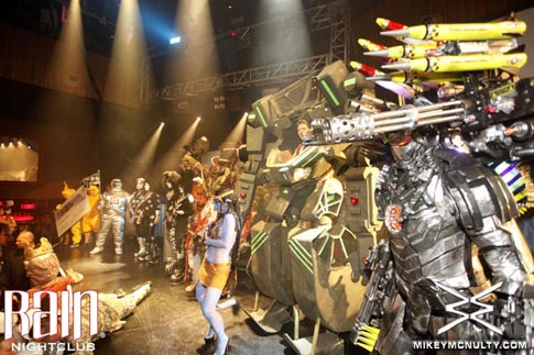 103010_Rain_Perfecto_KillerCostumes_150