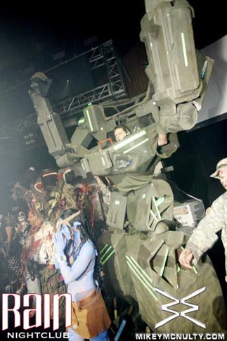 103010_Rain_Perfecto_KillerCostumes_153