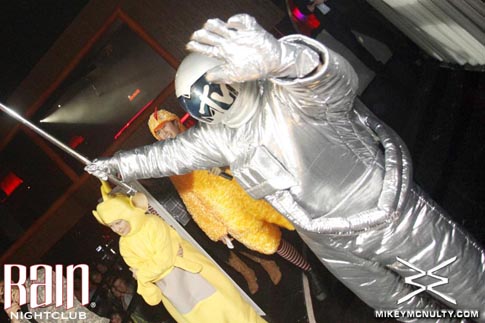 103010_Rain_Perfecto_KillerCostumes_158