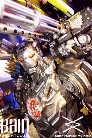 103010_Rain_Perfecto_KillerCostumes_165