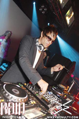 103010_Rain_Perfecto_KillerCostumes_217