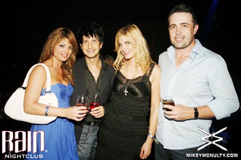 rain_glamorous_076