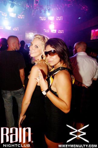 rain_glamorous_154