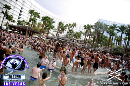 Rehab_LasVegas_PoolParty_HardRock_82309_040