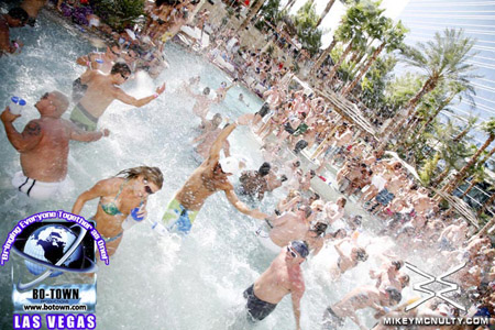 Rehab_PoolParty_HardRock_LasVegas_91309_001