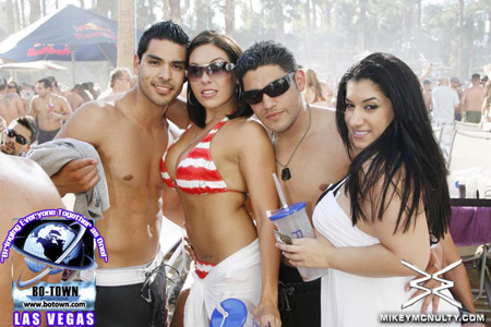 Rehab_PoolParty_LasVegas_HardRock_92709_057