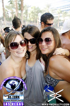 Rehab_PoolParty_LasVegas_HardRock_92709_088