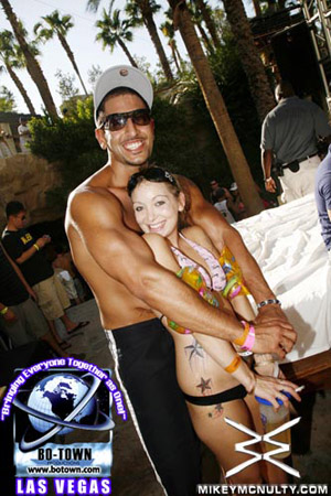 Rehab_PoolParty_LasVegas_HardRock_92709_096