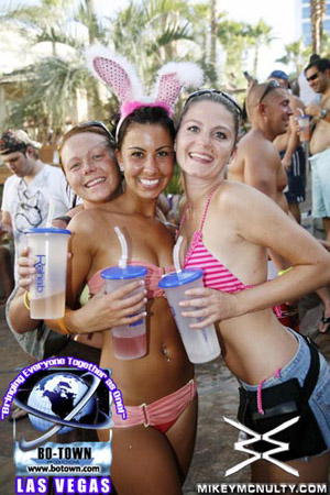 Rehab_PoolParty_LasVegas_HardRock_92709_107