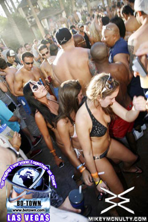 Rehab_PoolParty_LasVegas_HardRock_92709_148