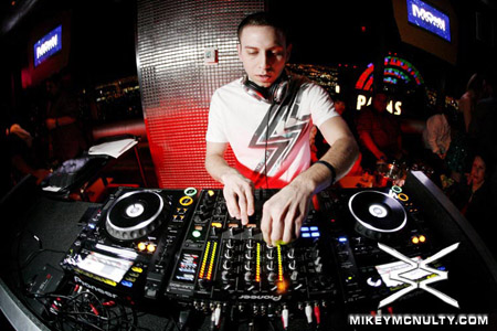 Moon_Nightclub_SatelliteBar_11210_003