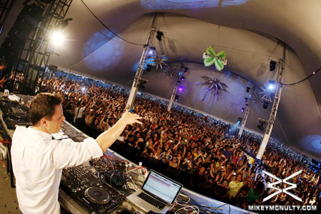 ultramusicfestival_2010_300