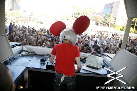 WetRepublic-PoolParty-LasVegas-Deamau5-9709_105